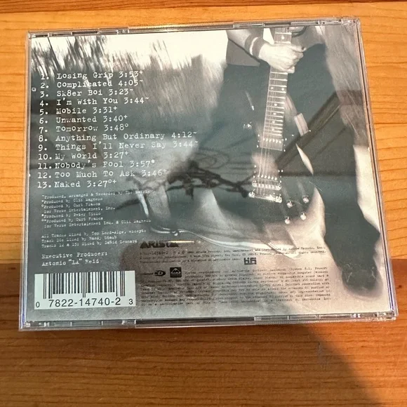 Autographed Avril Lavigne. Let Go CD - Picture 3 of 5